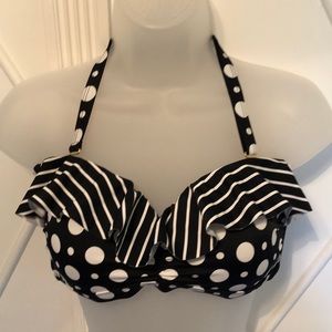 NWT Black and White Ruffle Bandeau Swim Top
